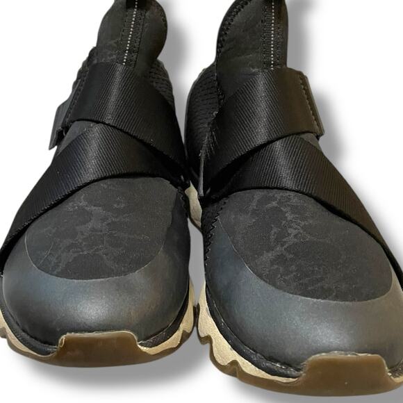 Size 10 Women's' SOREL KINETIC Waterproof Black And Cream Strap Ankle Boot/Shoe - Picture 7 of 12